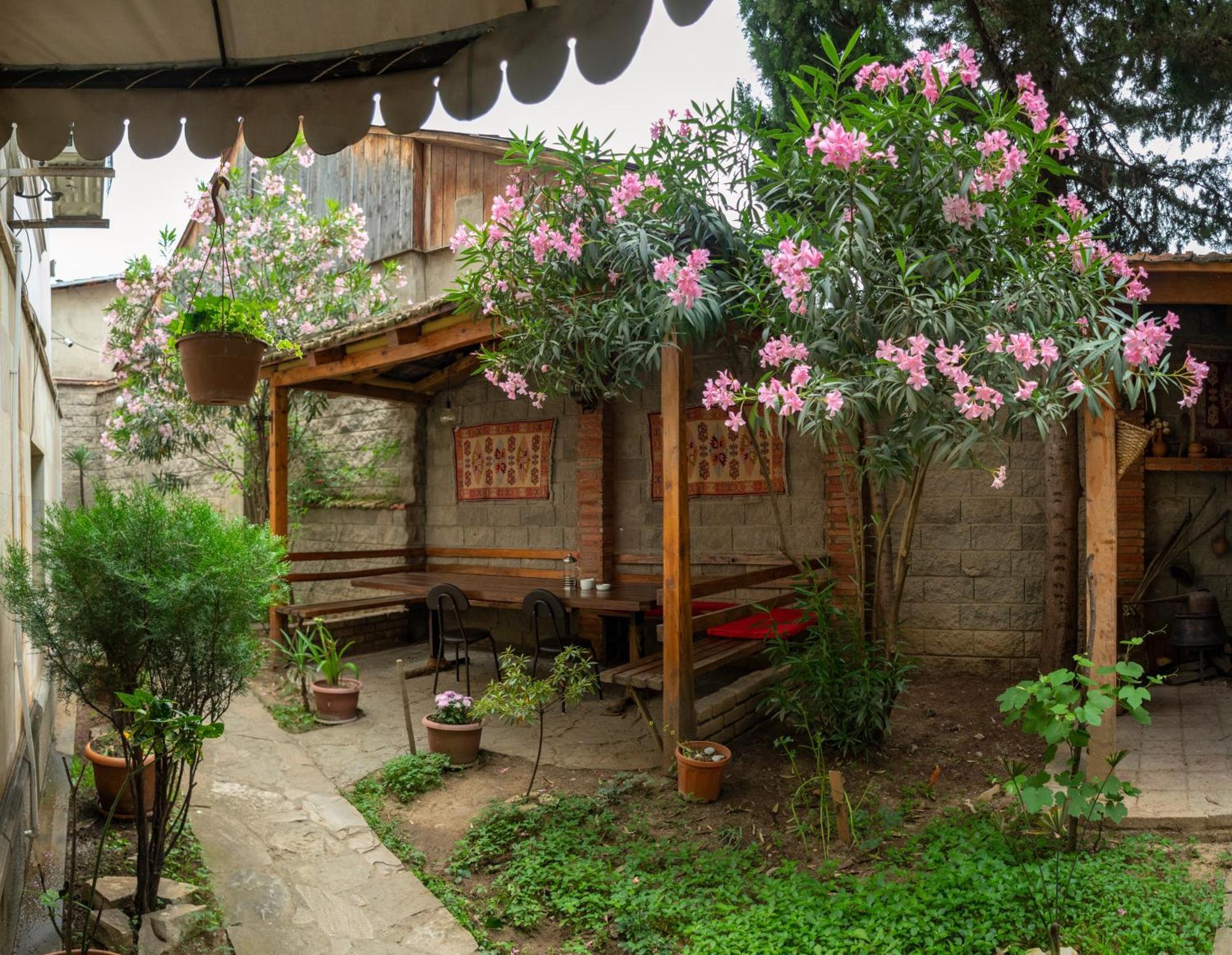 Valeria Hotel Tbilisi Esterno foto