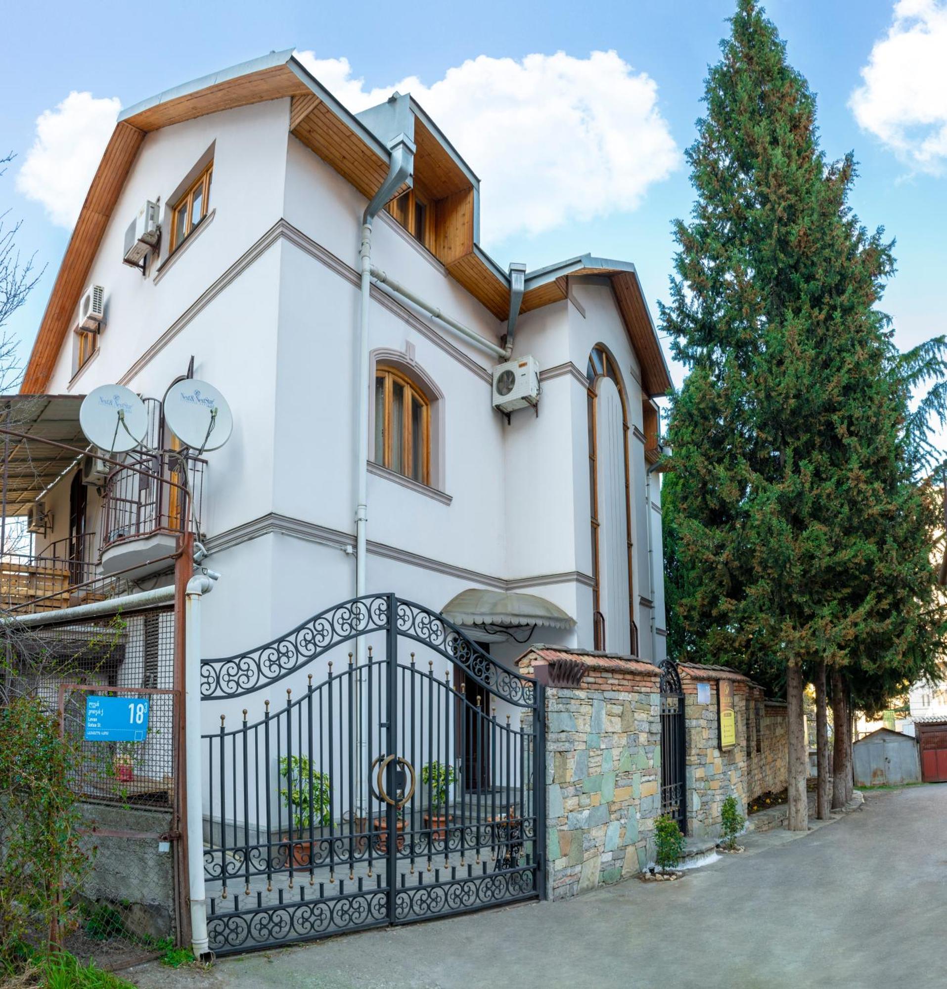 Valeria Hotel Tbilisi Esterno foto