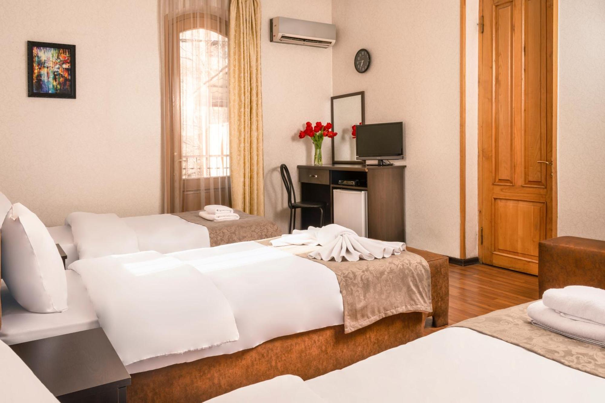 Valeria Hotel Tbilisi Esterno foto
