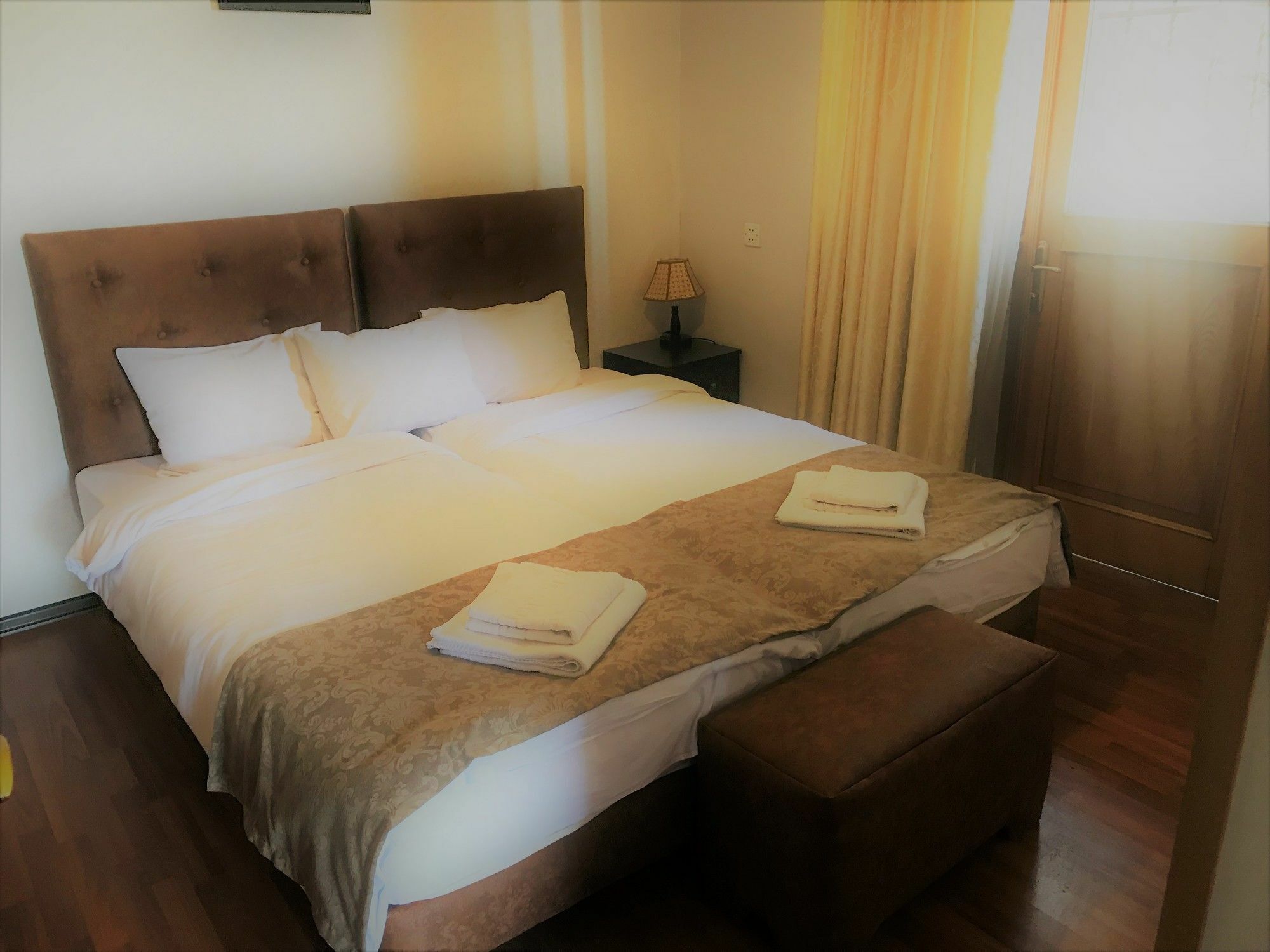 Valeria Hotel Tbilisi Esterno foto